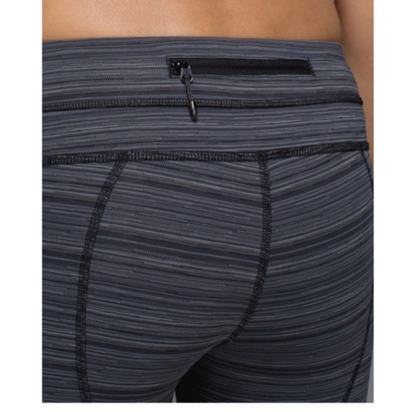 LULULEMON Run Inspire Crop II Mesh Cyber Stripe Deep Coal Black Size 4 - Picture 4 of 15